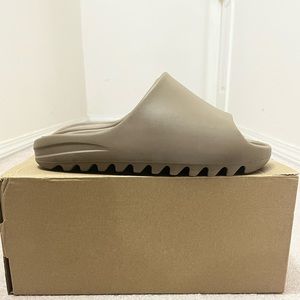 Yeezy Slides Earth Brown